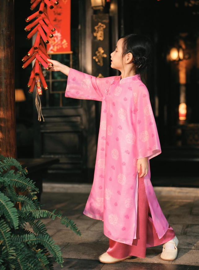 D.CHIC | NEW tiME - NEW ME